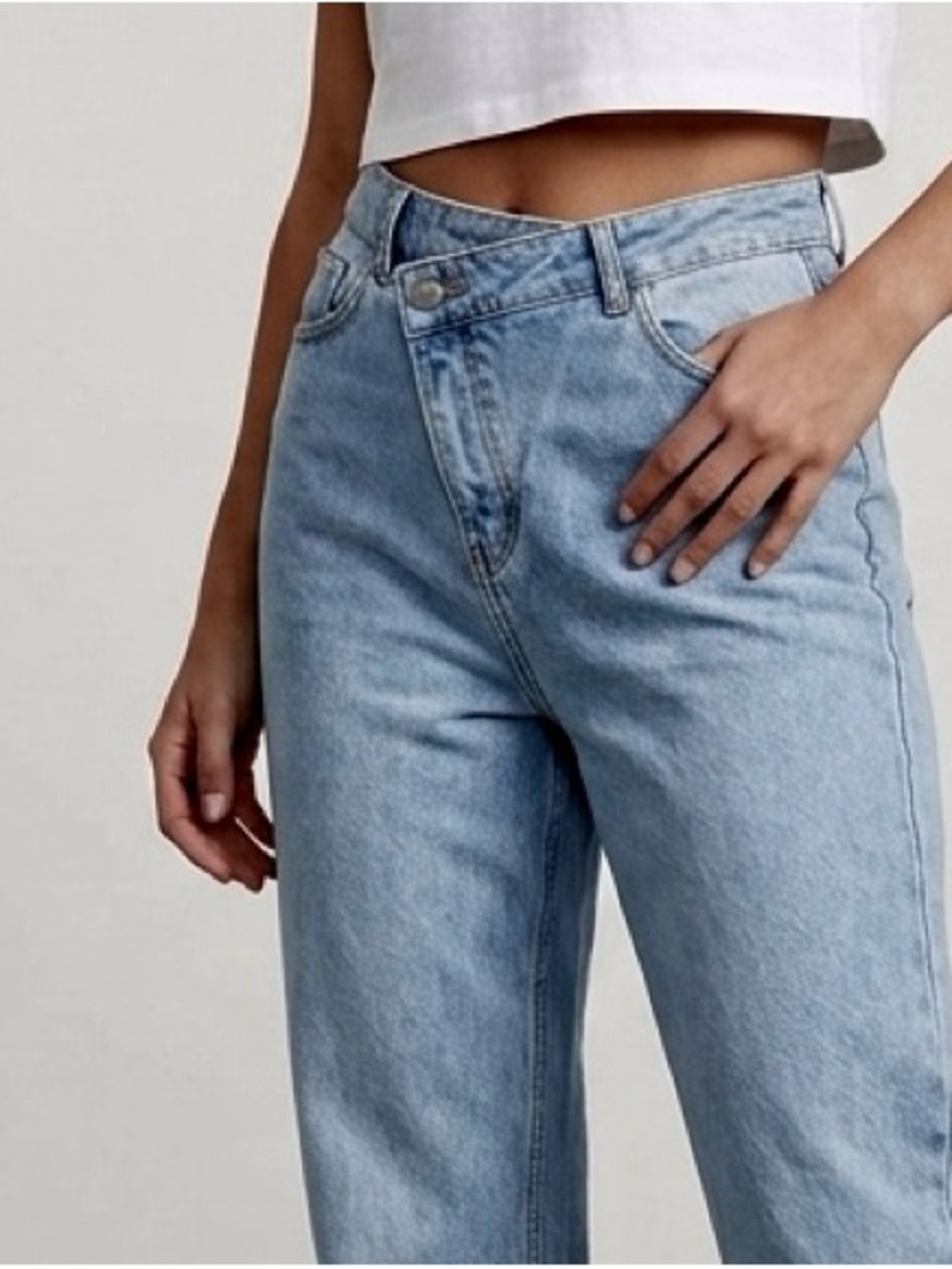 Boohoo Light Wash Crossover Waist Straight Leg Jeans - Size 10